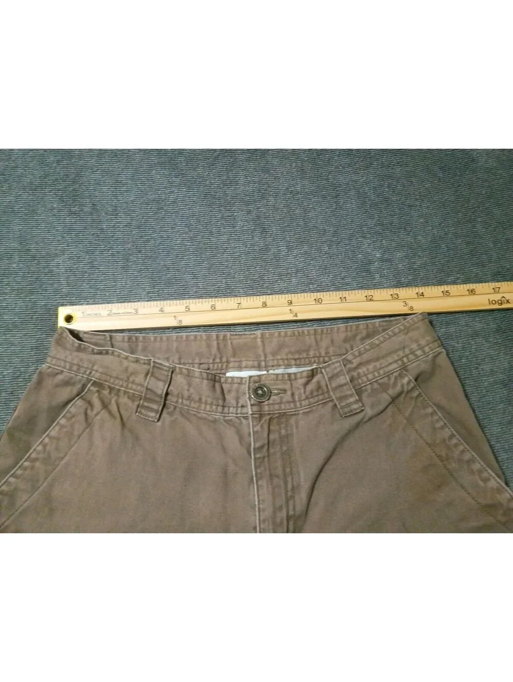 Vintage Columbia Sportswear Men's Khaki Cargo Shorts Size 30